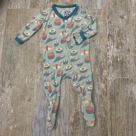 sushi baby sleeper